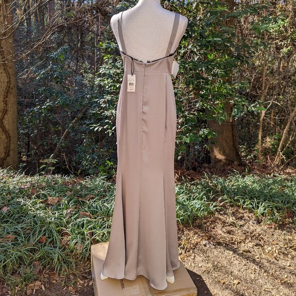 FAME and PARTNERS Silver Gray Gown in Satin and Black Lace Size 12 Brand New - Picture 4 of 9